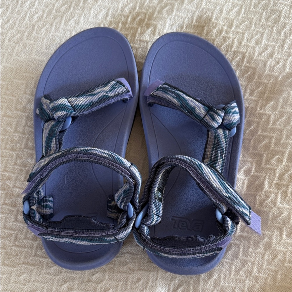 Teva Hurricane Sandals NOWT (kids 13)